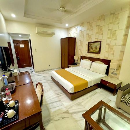 Hotel Florence Inn, Karol Bagh, New Delhi, 2 Min From Metro Luaran gambar