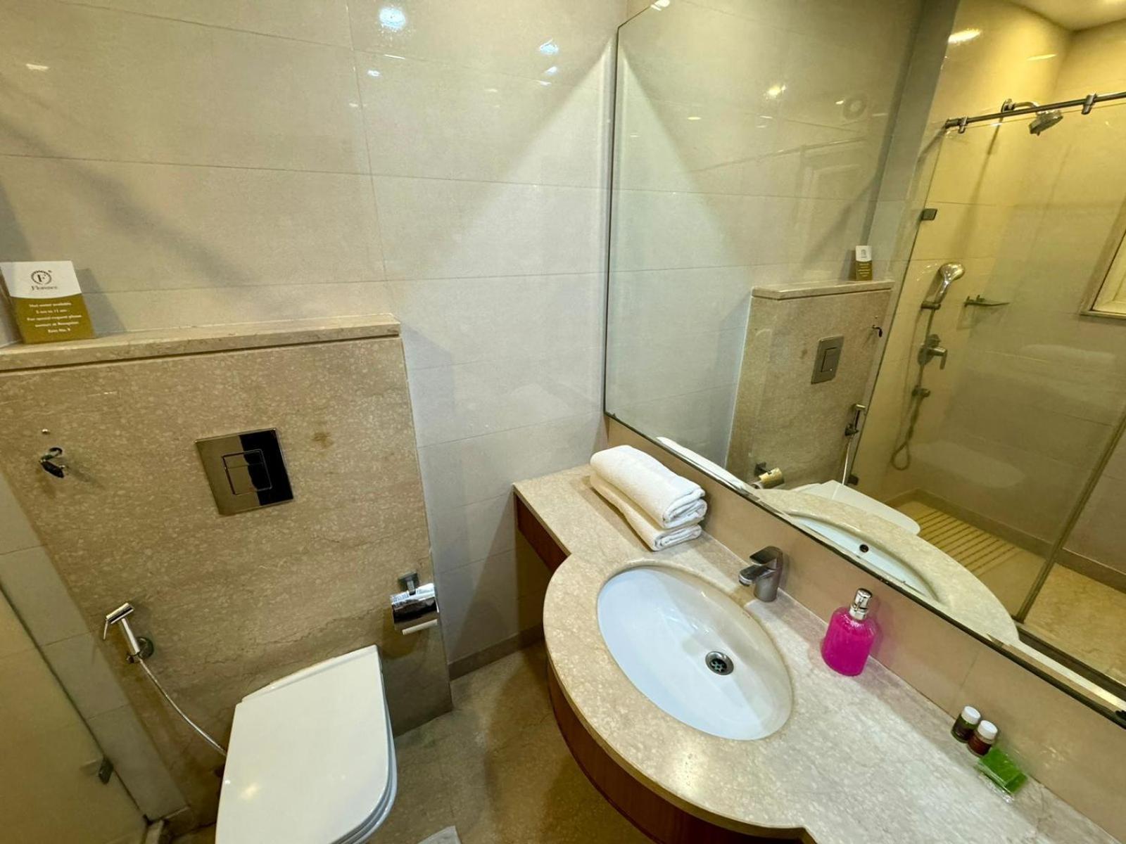 Hotel Florence Inn, Karol Bagh, New Delhi, 2 Min From Metro Luaran gambar