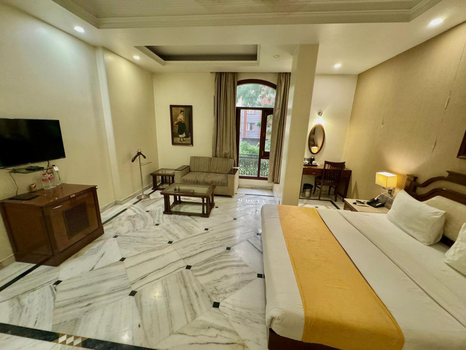 Hotel Florence Inn, Karol Bagh, New Delhi, 2 Min From Metro Luaran gambar