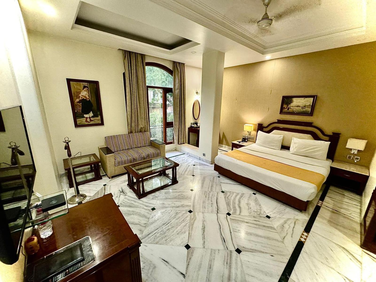 Hotel Florence Inn, Karol Bagh, New Delhi, 2 Min From Metro Luaran gambar