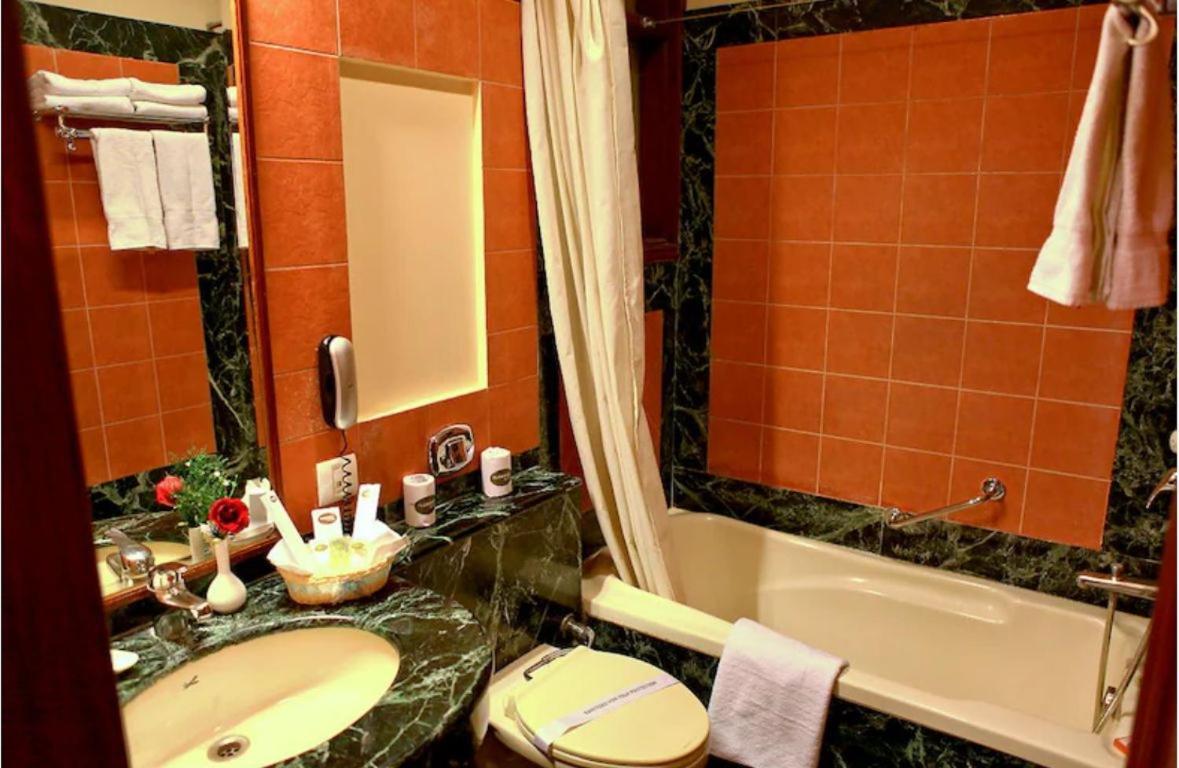Hotel Florence Inn, Karol Bagh, New Delhi, 2 Min From Metro Luaran gambar