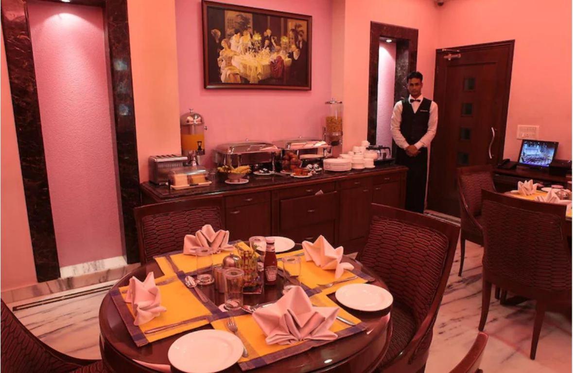 Hotel Florence Inn, Karol Bagh, New Delhi, 2 Min From Metro Luaran gambar