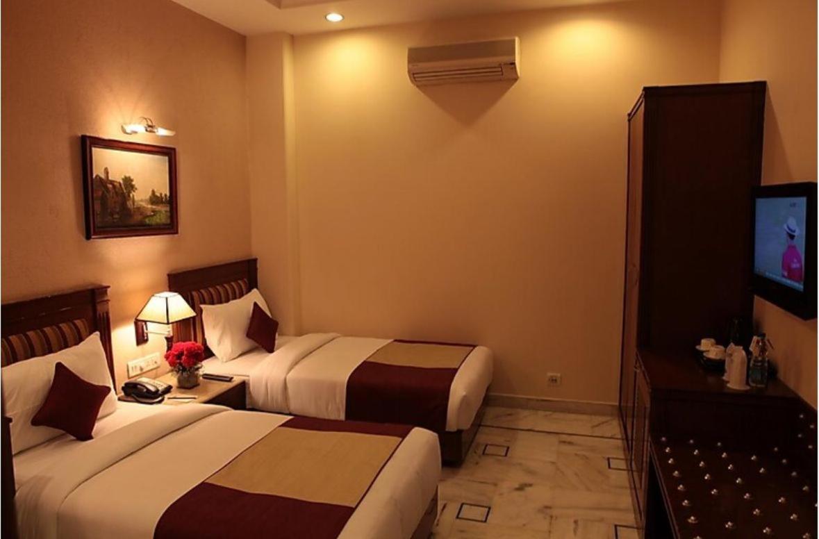 Hotel Florence Inn, Karol Bagh, New Delhi, 2 Min From Metro Luaran gambar