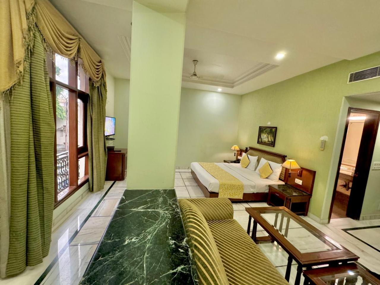 Hotel Florence Inn, Karol Bagh, New Delhi, 2 Min From Metro Luaran gambar